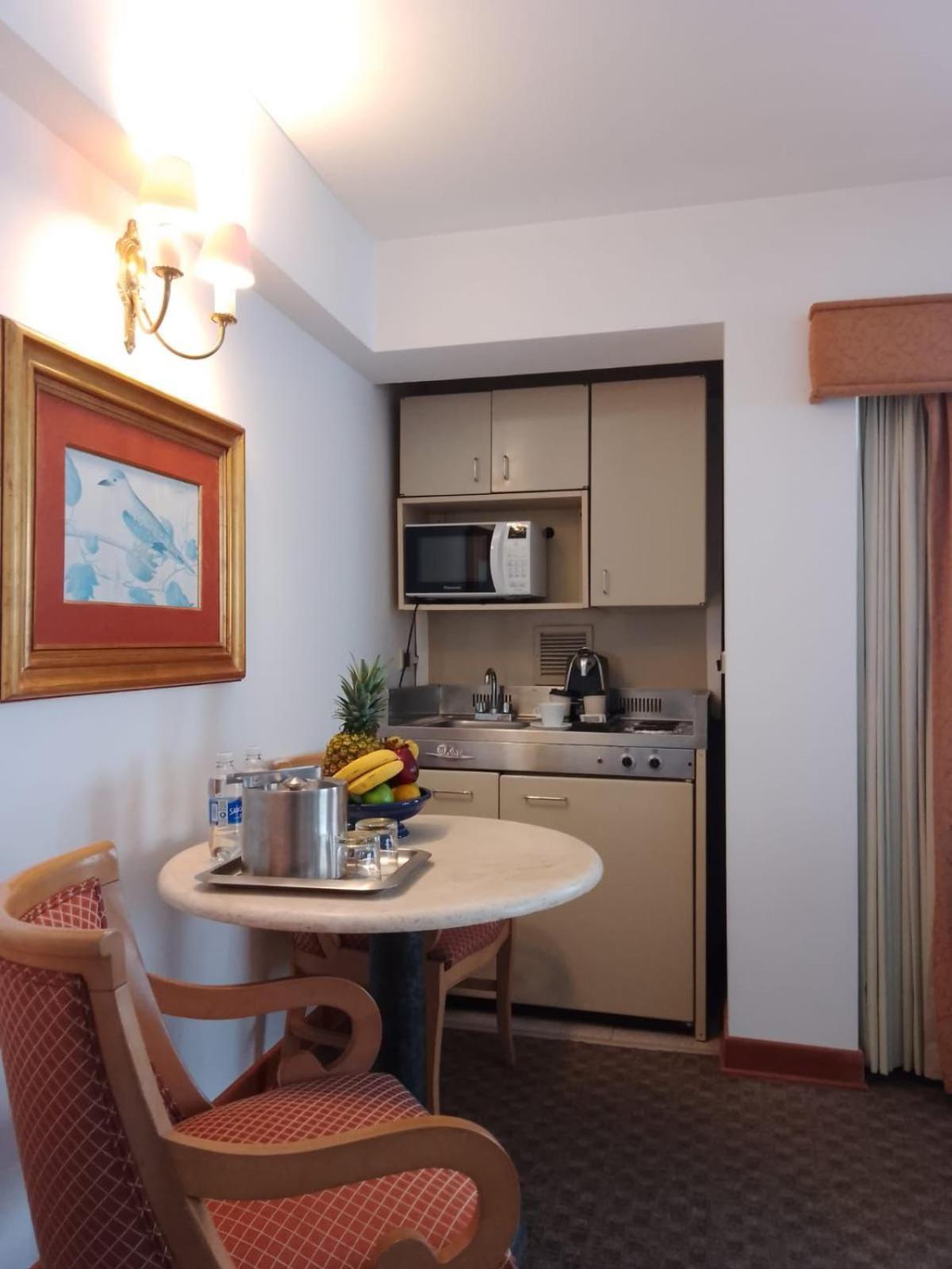 Suites Del Bosque Hotel ليما المظهر الخارجي الصورة